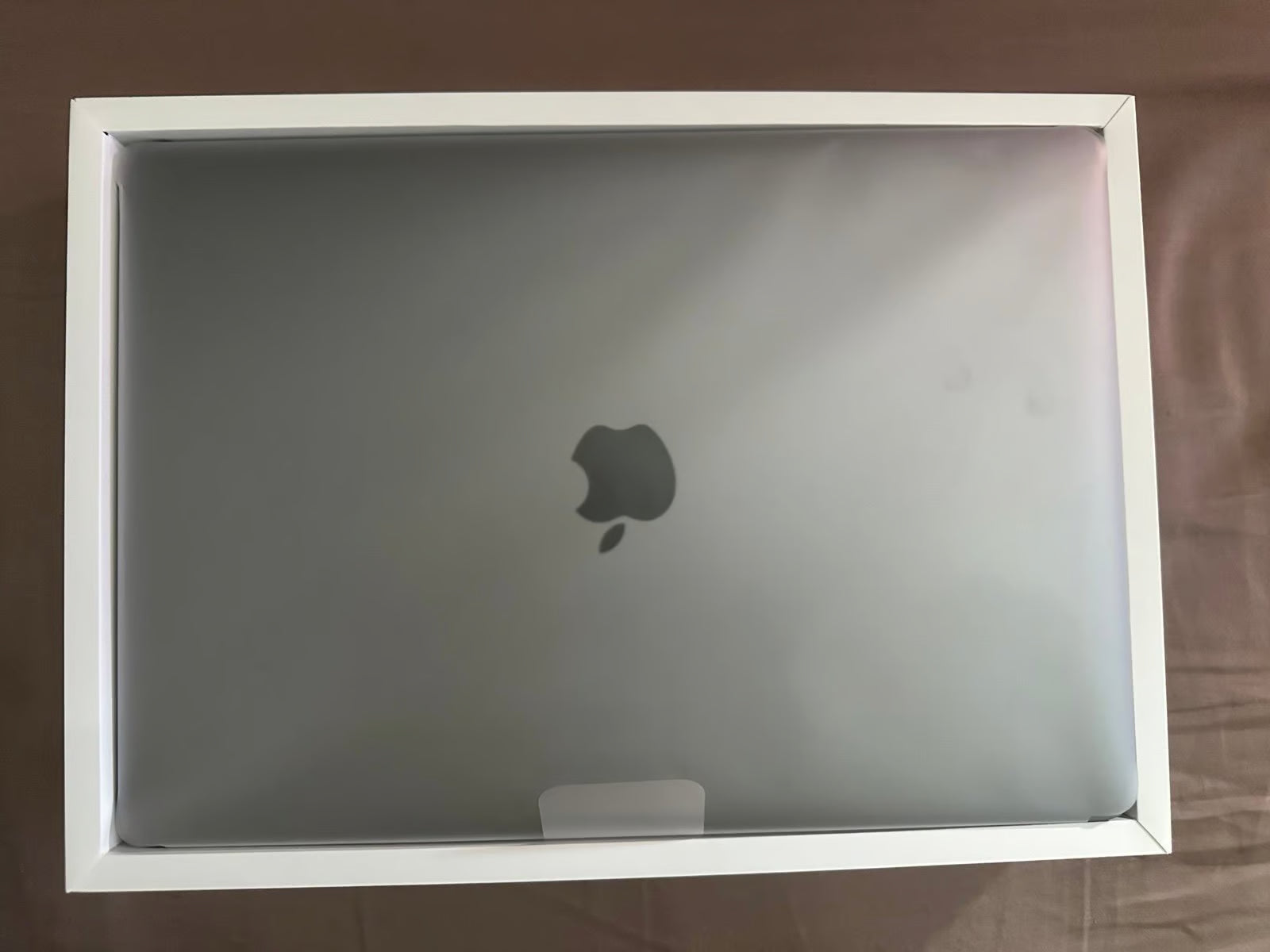 MacBook Pro 13 inch with Touch Bar 8Y19