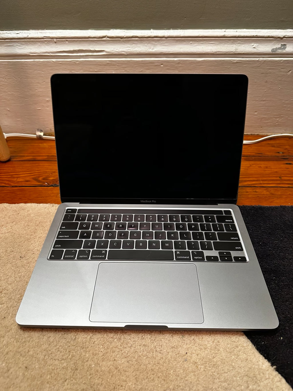 Space Gray 13鈥?MacBook Pro 2020 6R21