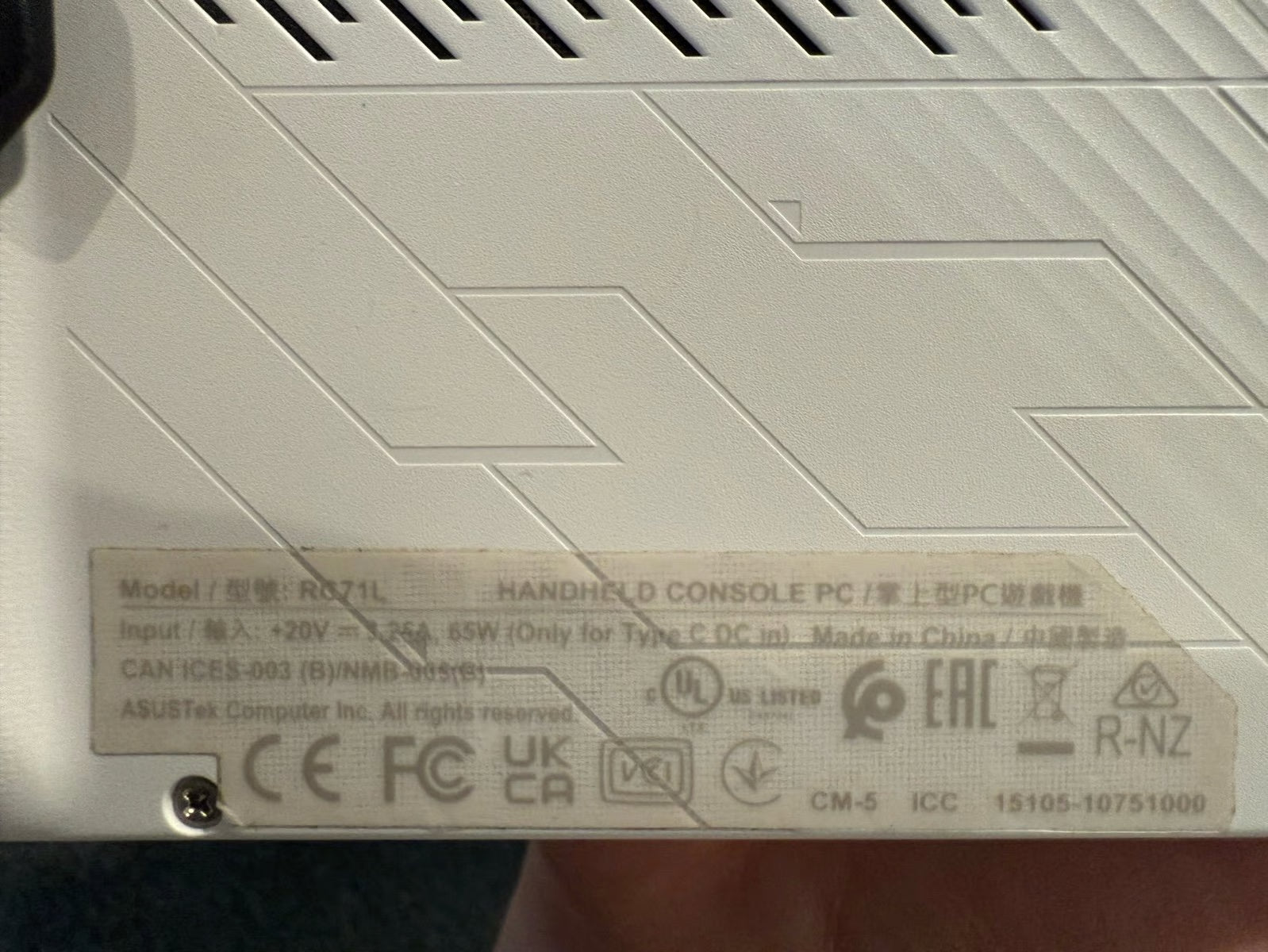 ASUS ROG Ally Z1 Extreme 8M39