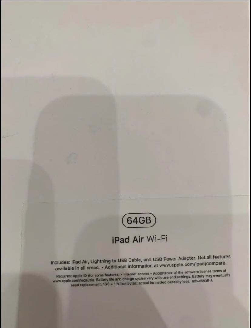 Apple iPad Air 3rd Generation 64 GB with Smart Keyboard 6L31