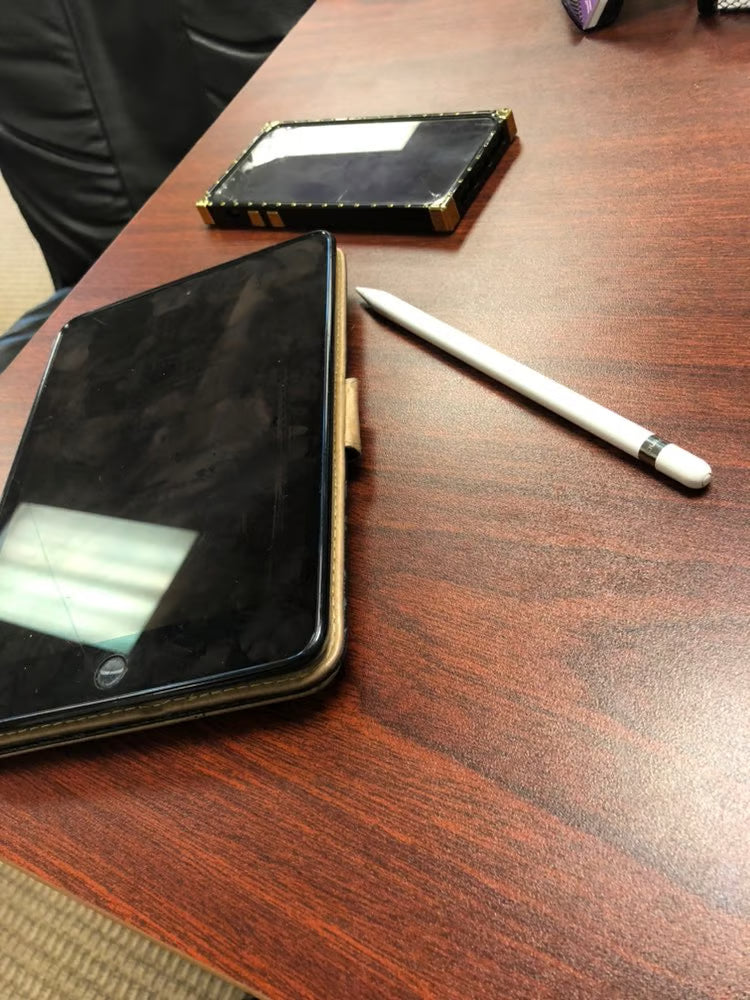 Apple iPad Mini 5th Generation in Black 8P57