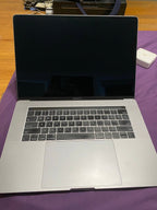 MacBook Pro 2019 Core i9 32gb Ram 512gb ssd 15 inch touchbar Radeon Pro Vega 16 5S88