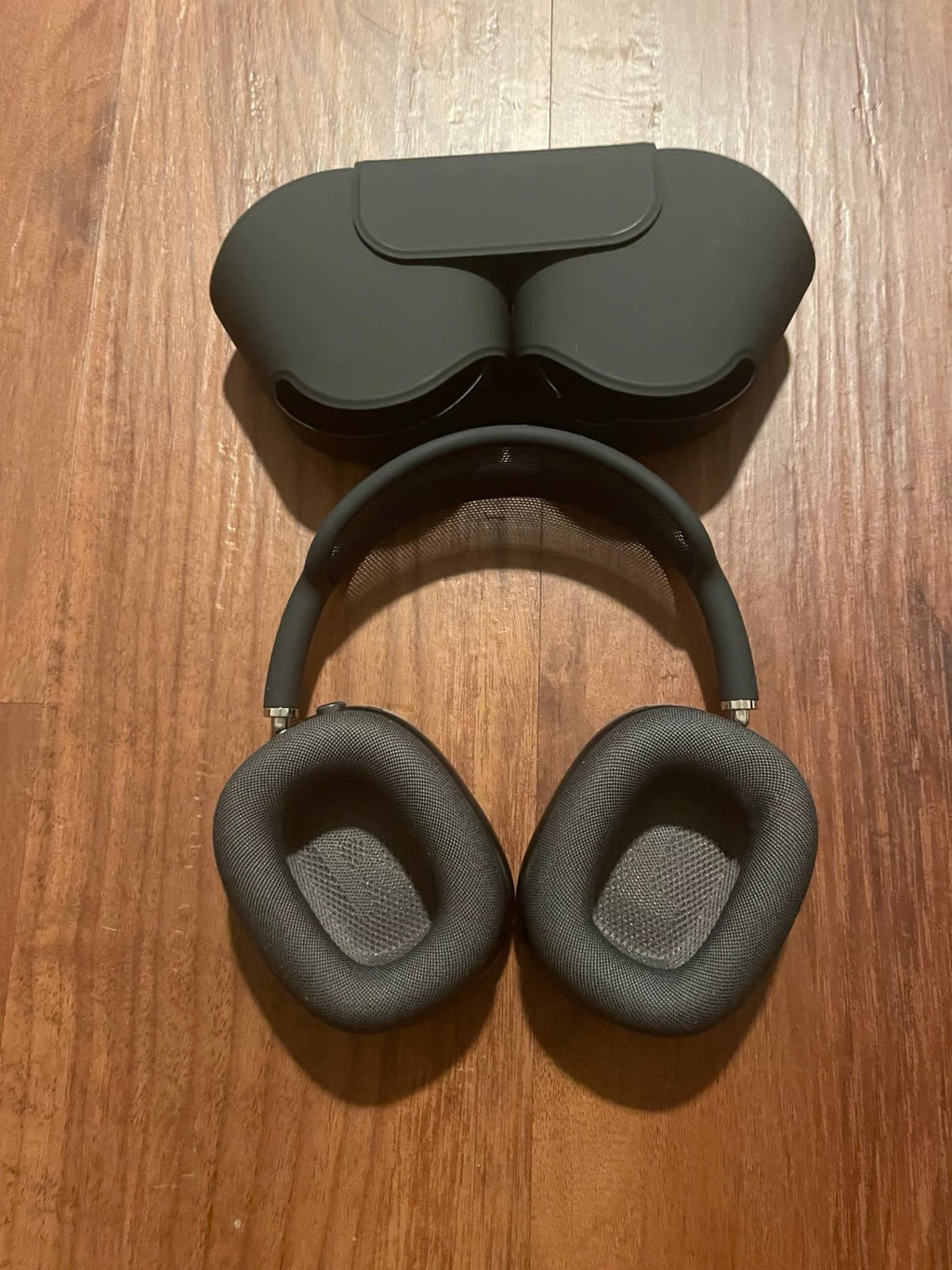 Apple AirPods Max with Smart Case in Space Gray 9B67