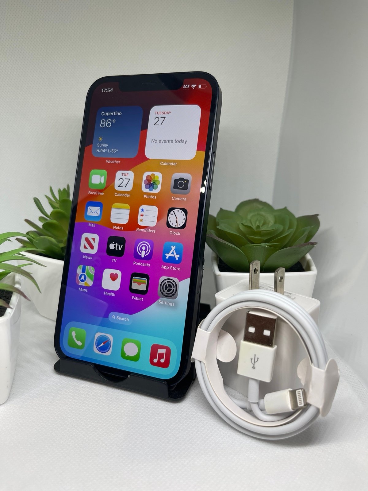 Apple iPhone 12 64 GB in Black Unlocked Mint Condition Any Carrier Any Country 2E59