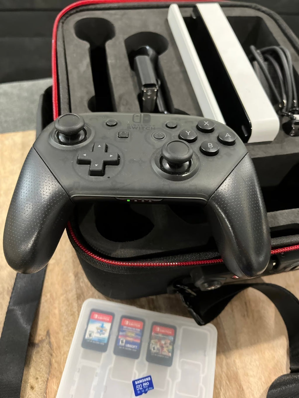 Nintendo Switch OLED Bundle 7Y97