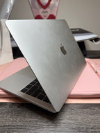 Apple MacBook Pro 13鈥?Silver 16GB RAM 1TB SSD macOS Sequoia 2024 6M79