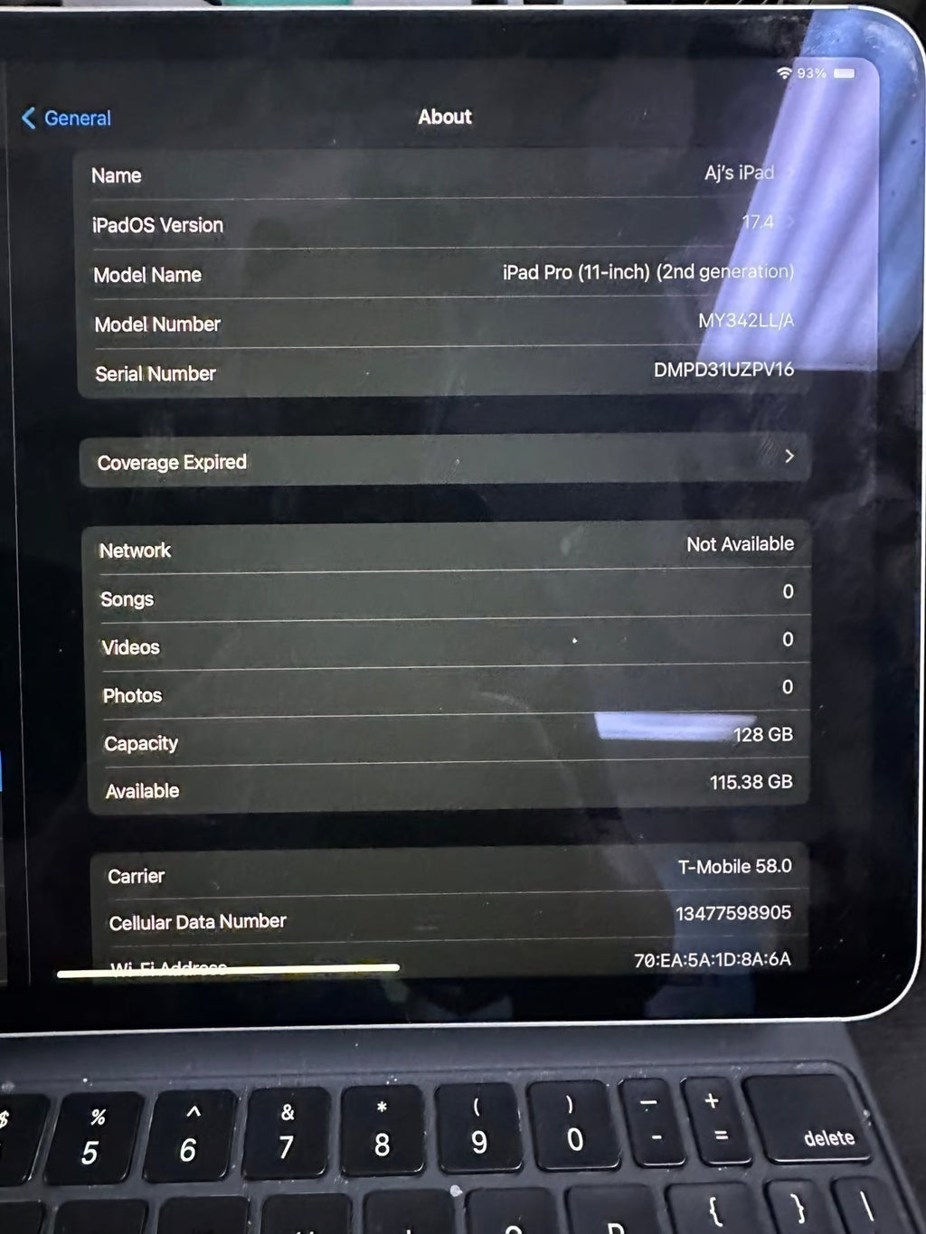iPad Pro with apple magic keyboard 1O51