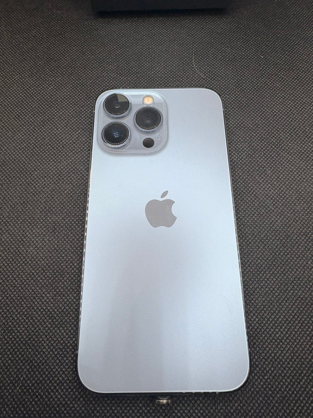 iPhone 13 pro unlocked Serria Blue 5H29