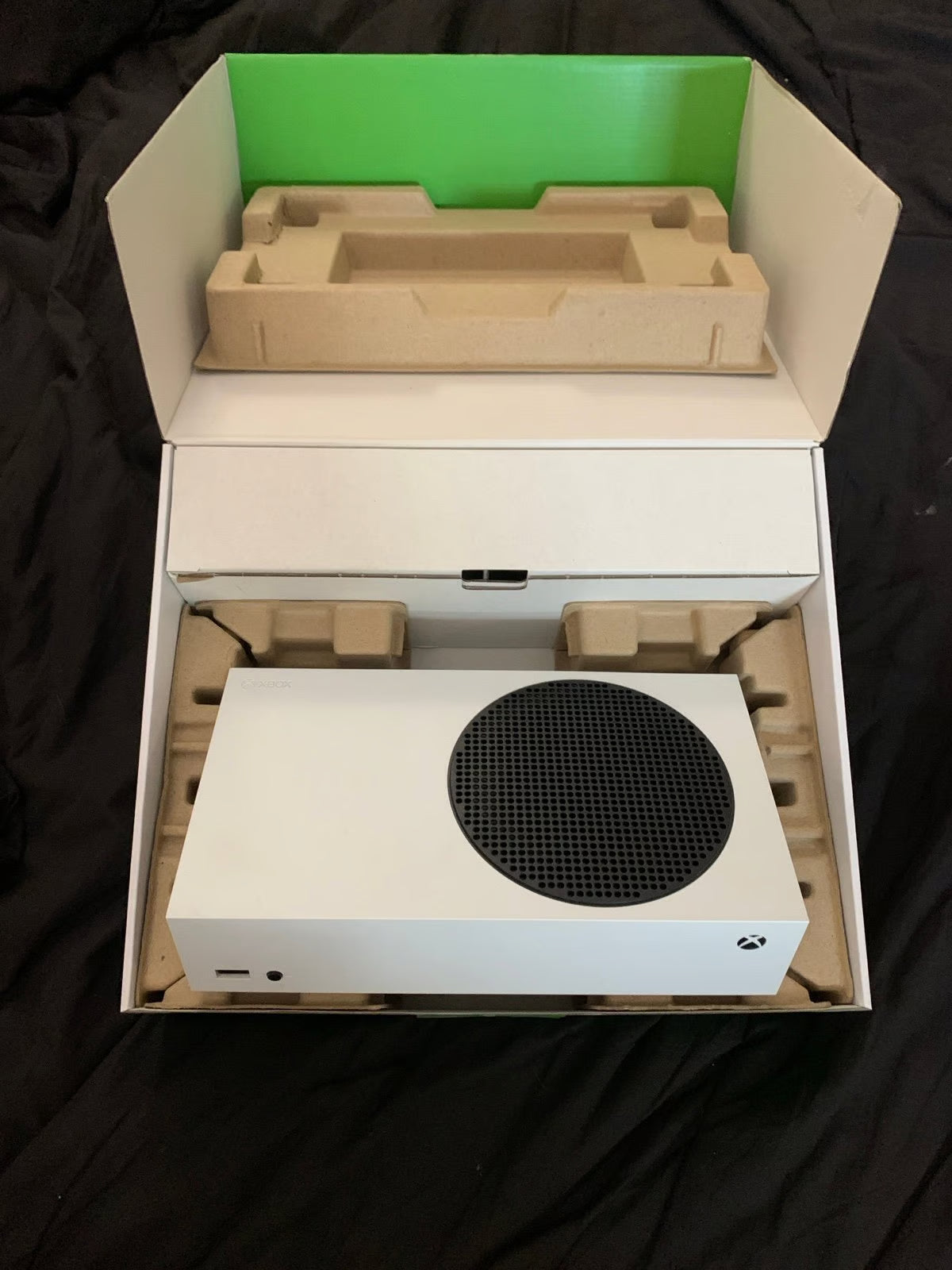 Xbox series s console 512 gb bundle with bang & oulfsen gaming headphones 8H98