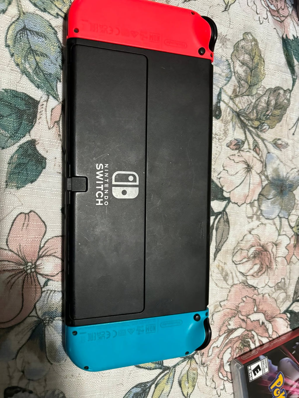 Nintendo switch Oled with pokemon game 6G17