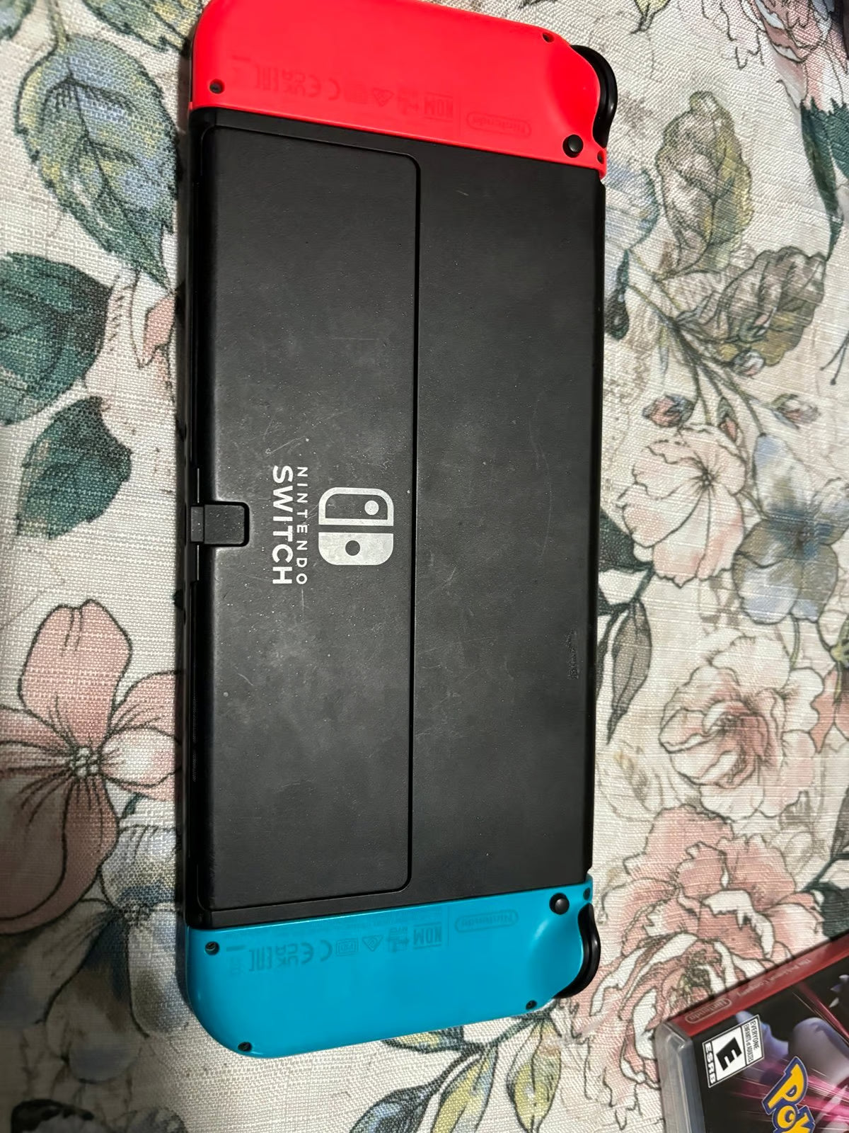 Nintendo switch Oled with pokemon game 6G17