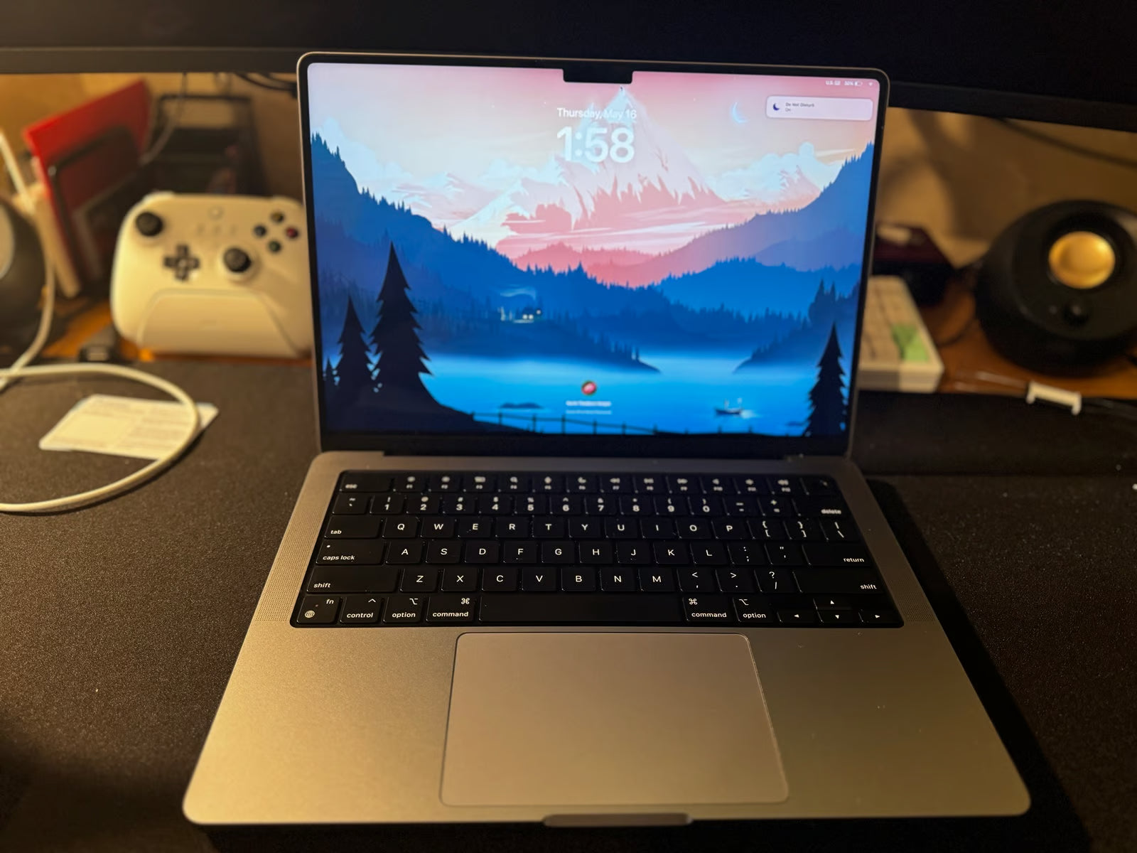 macbook pro 14 inch 1R92