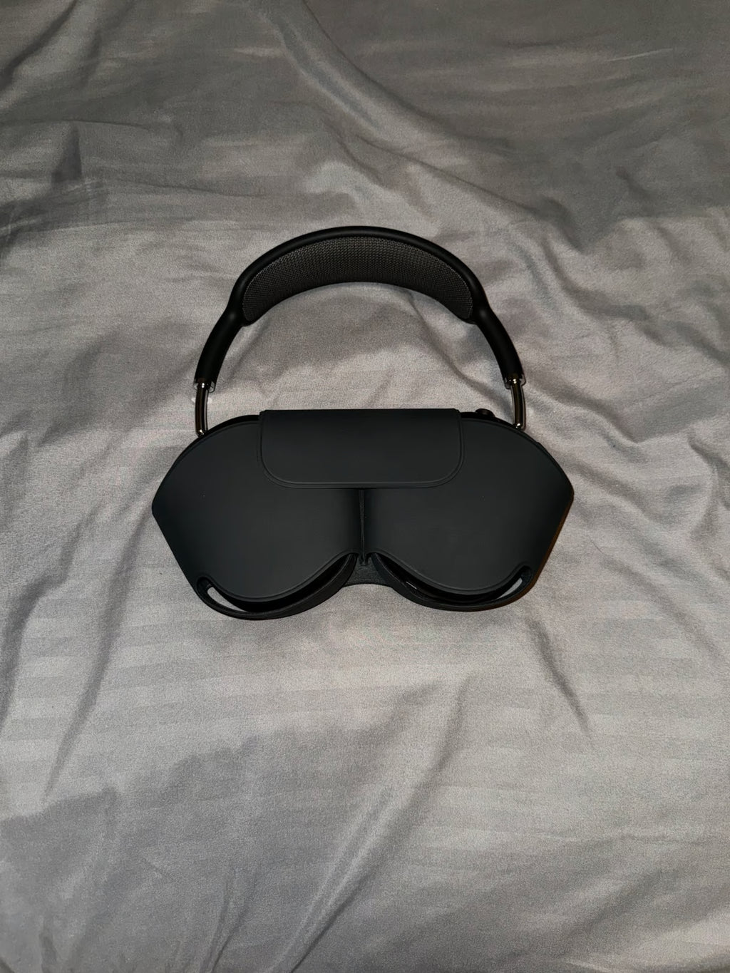 Apple Airpod Max headphones 1J66