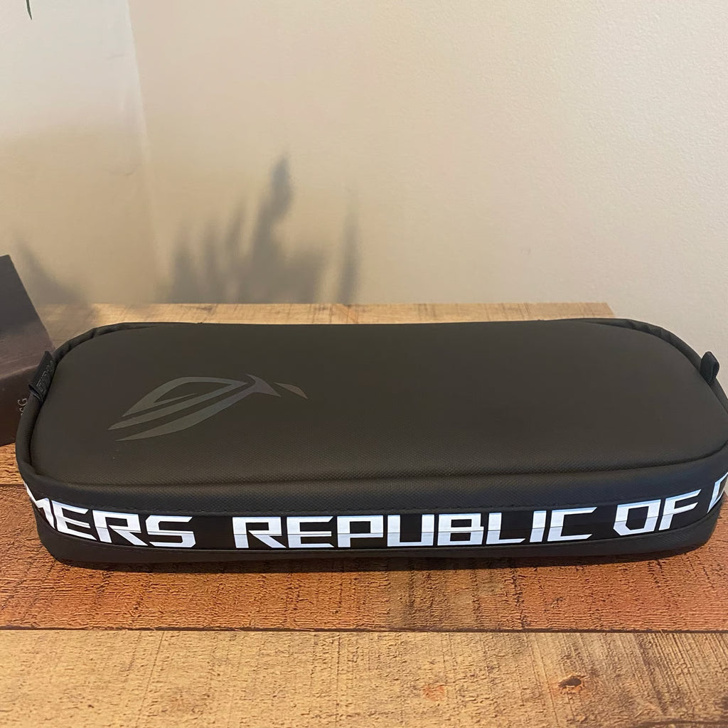 Asus Rog Ally Z1 Extreme with Carrying Case 2Q36