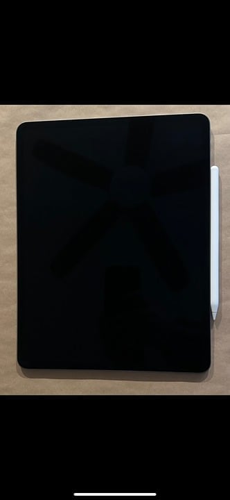 Apple iPad Pro Bundle 7J52