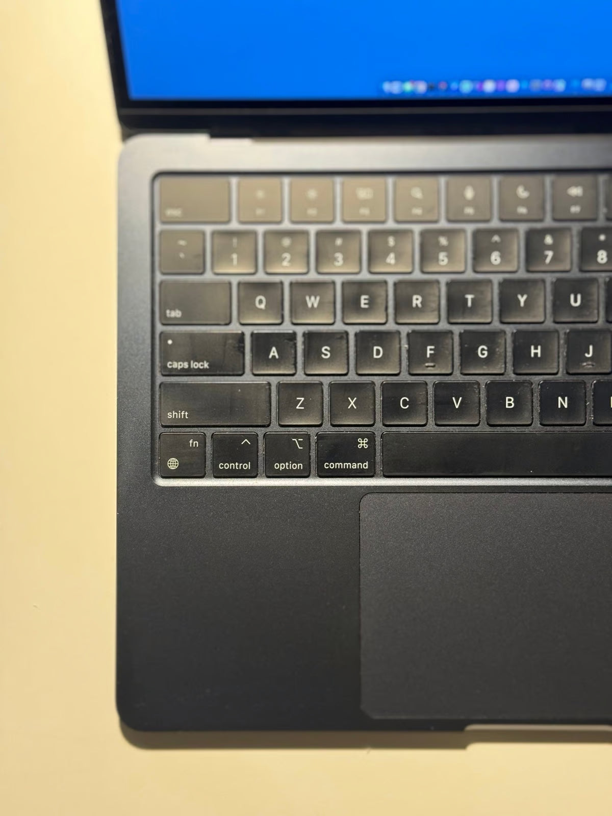 macbook air 2022 m2 7C86