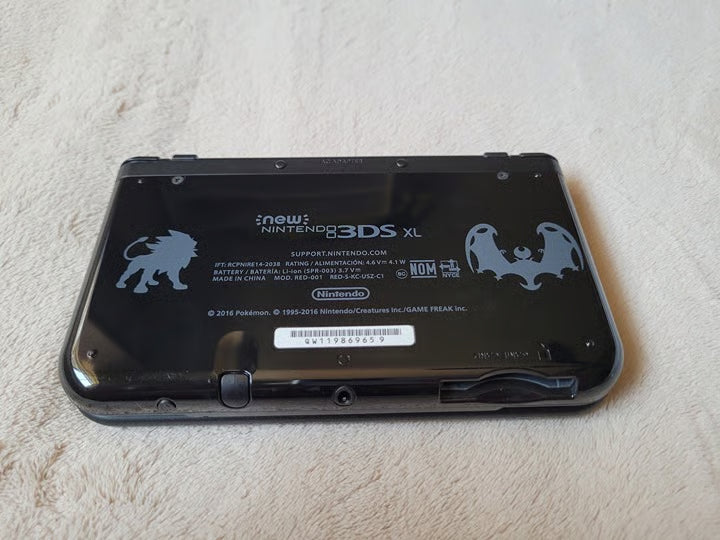 DUAL IPS New Nintendo 3DS XL Pokemon Sun Moon Solgaleo Lunala