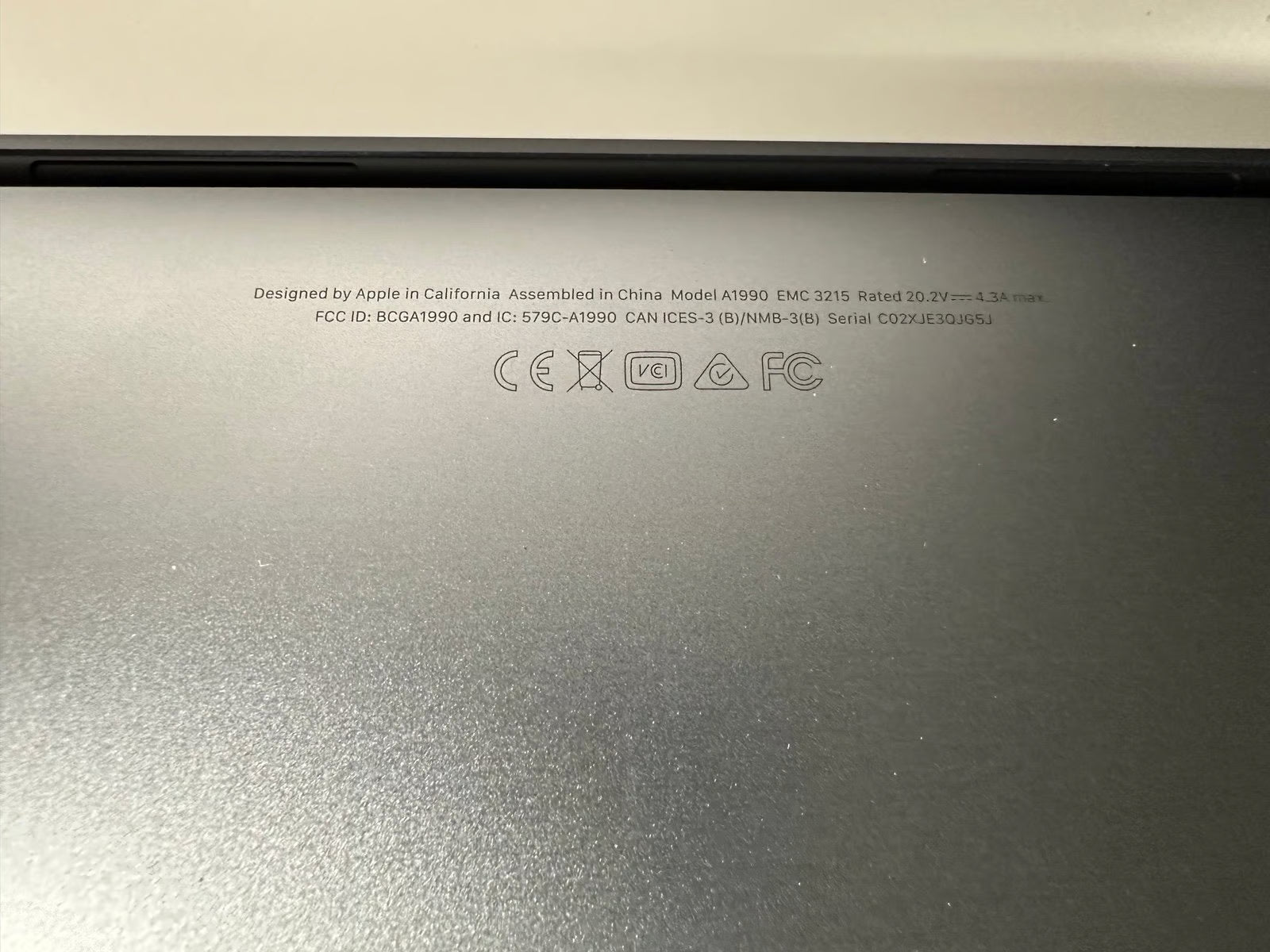 MacBook Pro 15鈥?(Mid 2018) 512gb SSD. i7 2.6GHz. New Condition 10/10 6O73