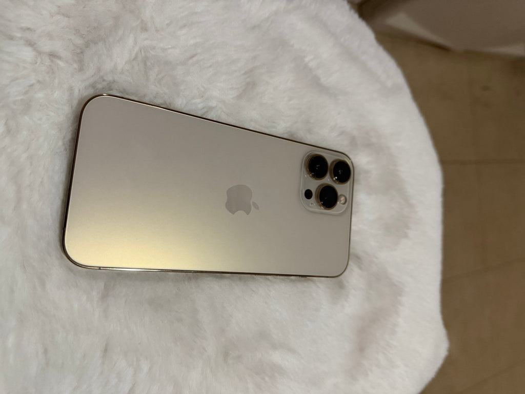 iPhone 13 Pro Max Gold 512 GB Unlocked - In basically brand new condition!!! 1Y27