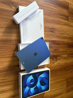 Apple iPad Air 5th Gen 256GB in Blue unlocked M1 /Magic keyboard /Apple Pencil 1C96