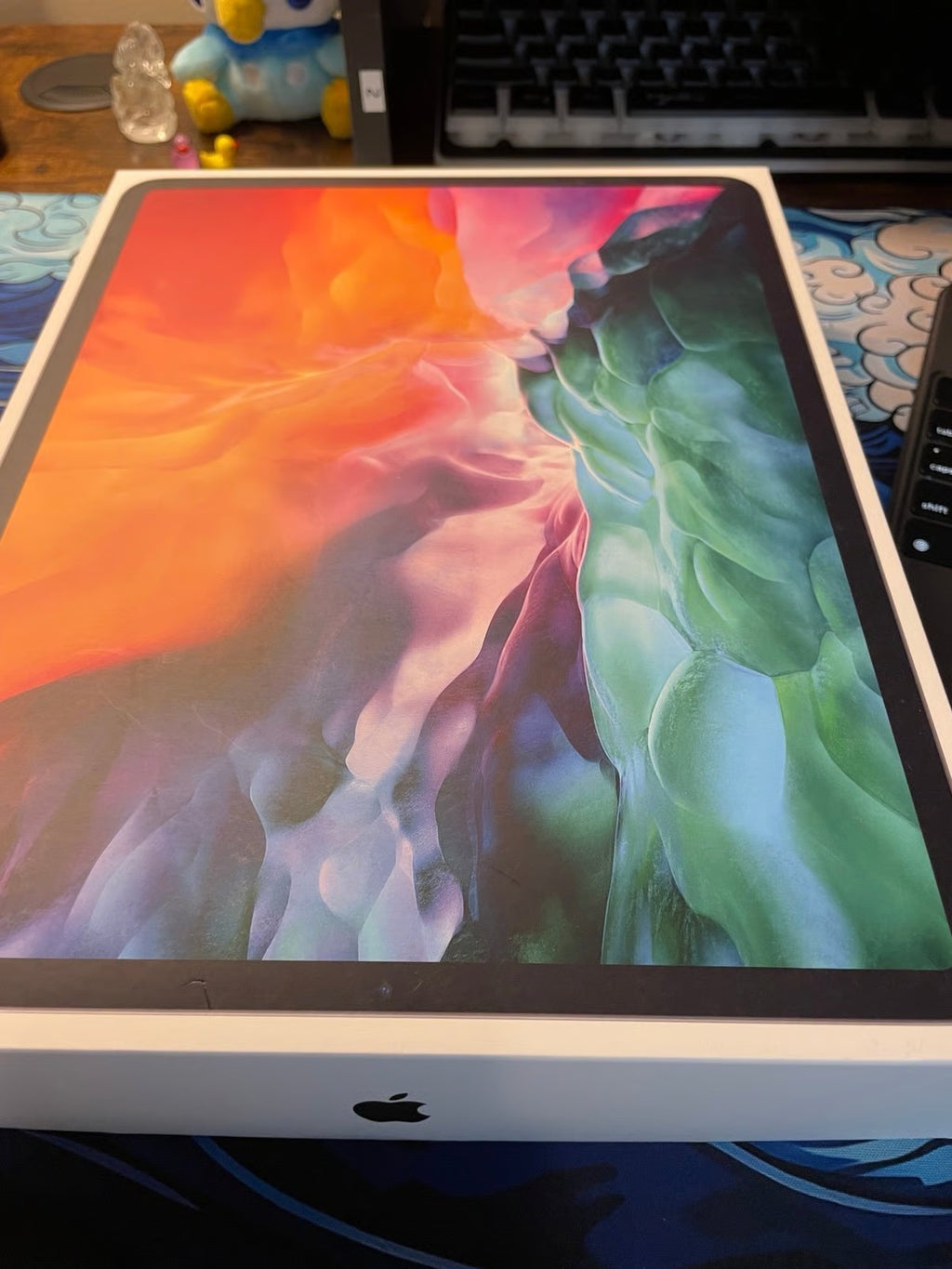2020 gen 4 Apple ipad pro 12.9-inch w/ magic keyboard & apple pencil 1C86