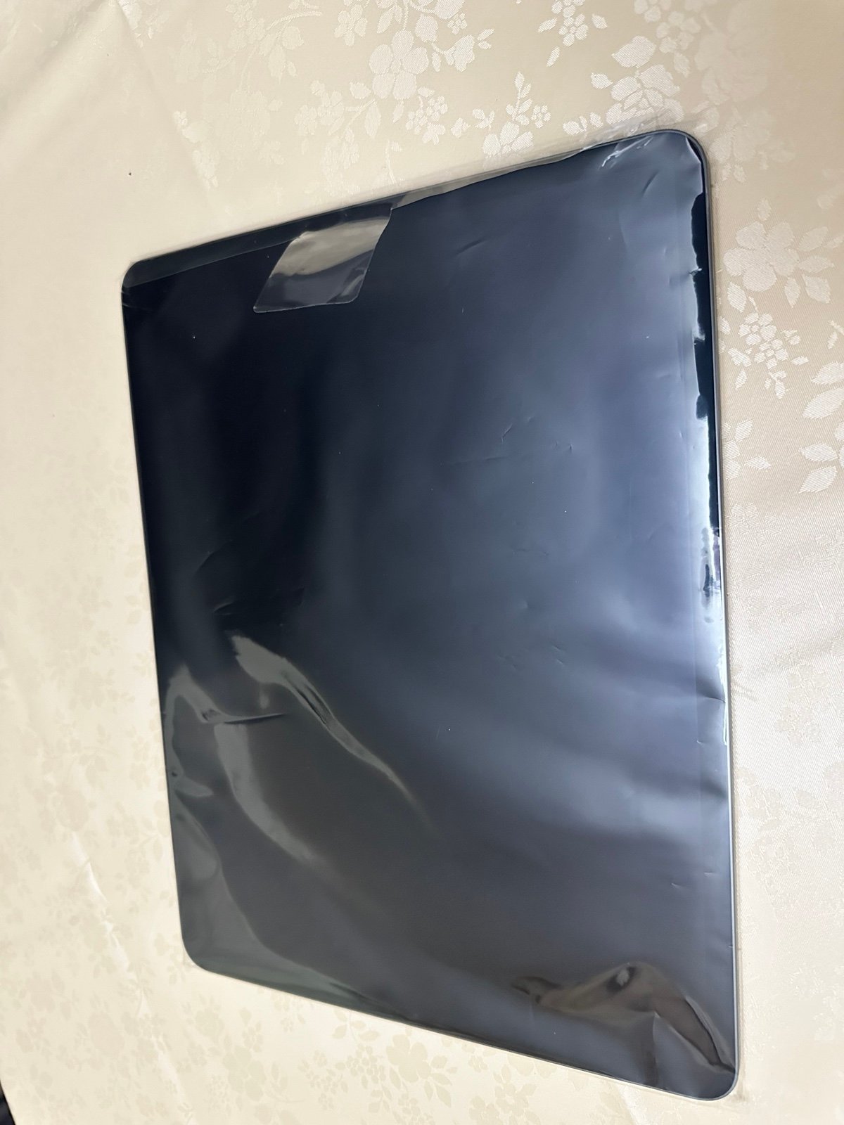 Apple iPad Pro 4th Generation 256 GB in Space Gray 12.9 7J65