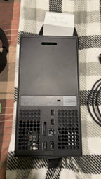 XBOX Series X 1TB (+ 2TB Seagate Card) (+2 XBOX X Controllers) + Headphones 3D99