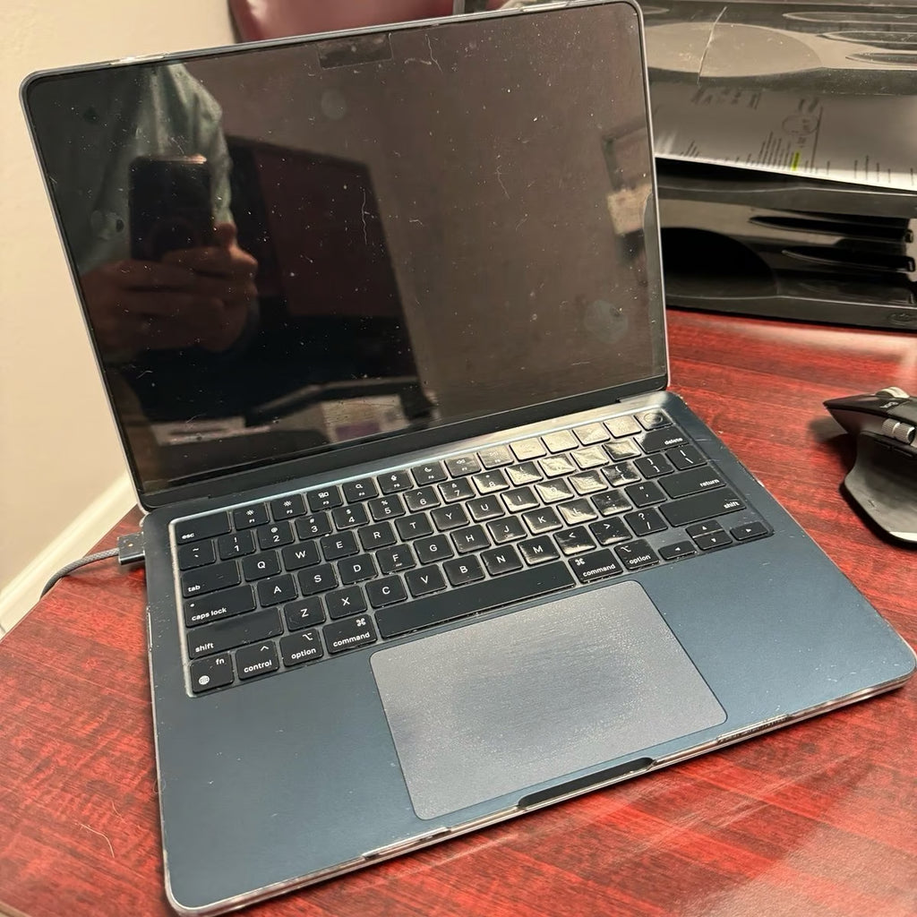 Apple Macbook Air M2 13in. Midnight Blue 8GB RAM 256GB SSD (LIKE NEW!) 7R21