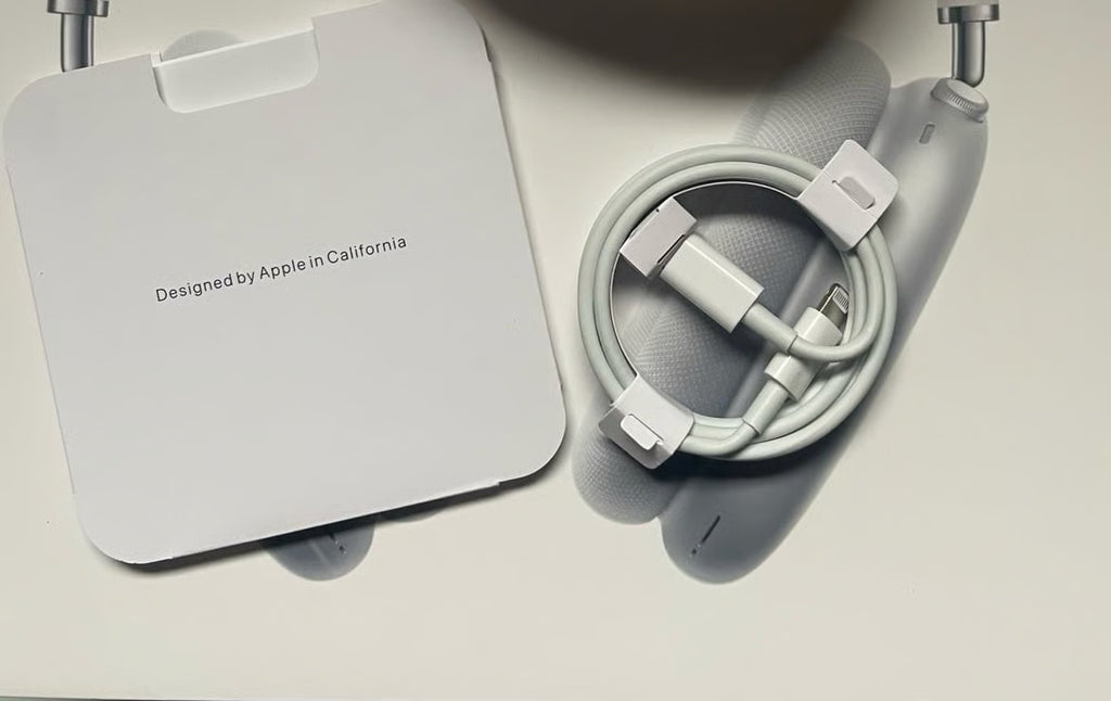 White AirPods Max FREE SHPPING 2B21