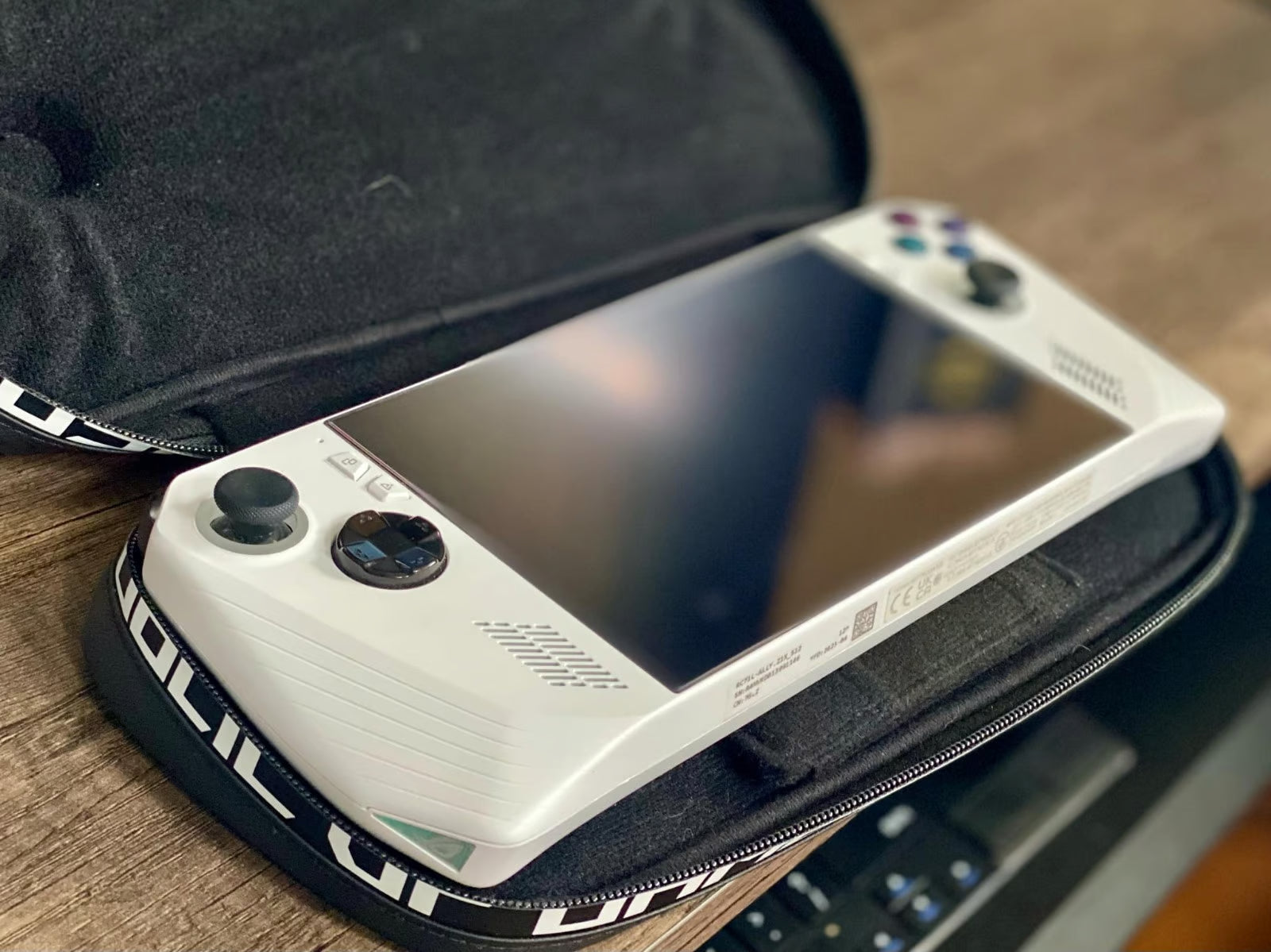 ASUS rog ally z1 extreme 9P23