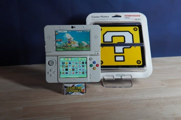 RARE New Nintendo 3DS No.046 (Question Block) With 32GB, Charger, Pok茅mon Bank