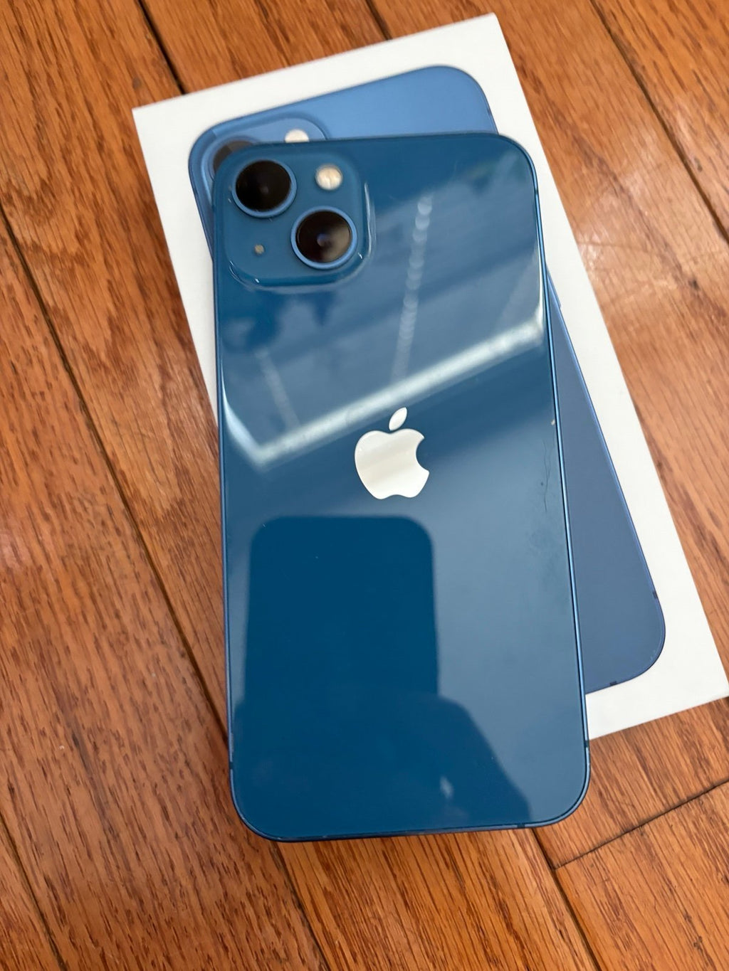 Unlocked Apple iPhone 13 128 GB in Blue UNLOCKED 8S96