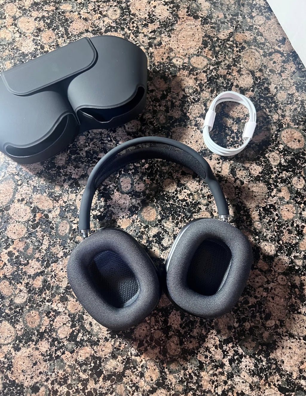 Apple AirPods Max with Smart Case 2Y58