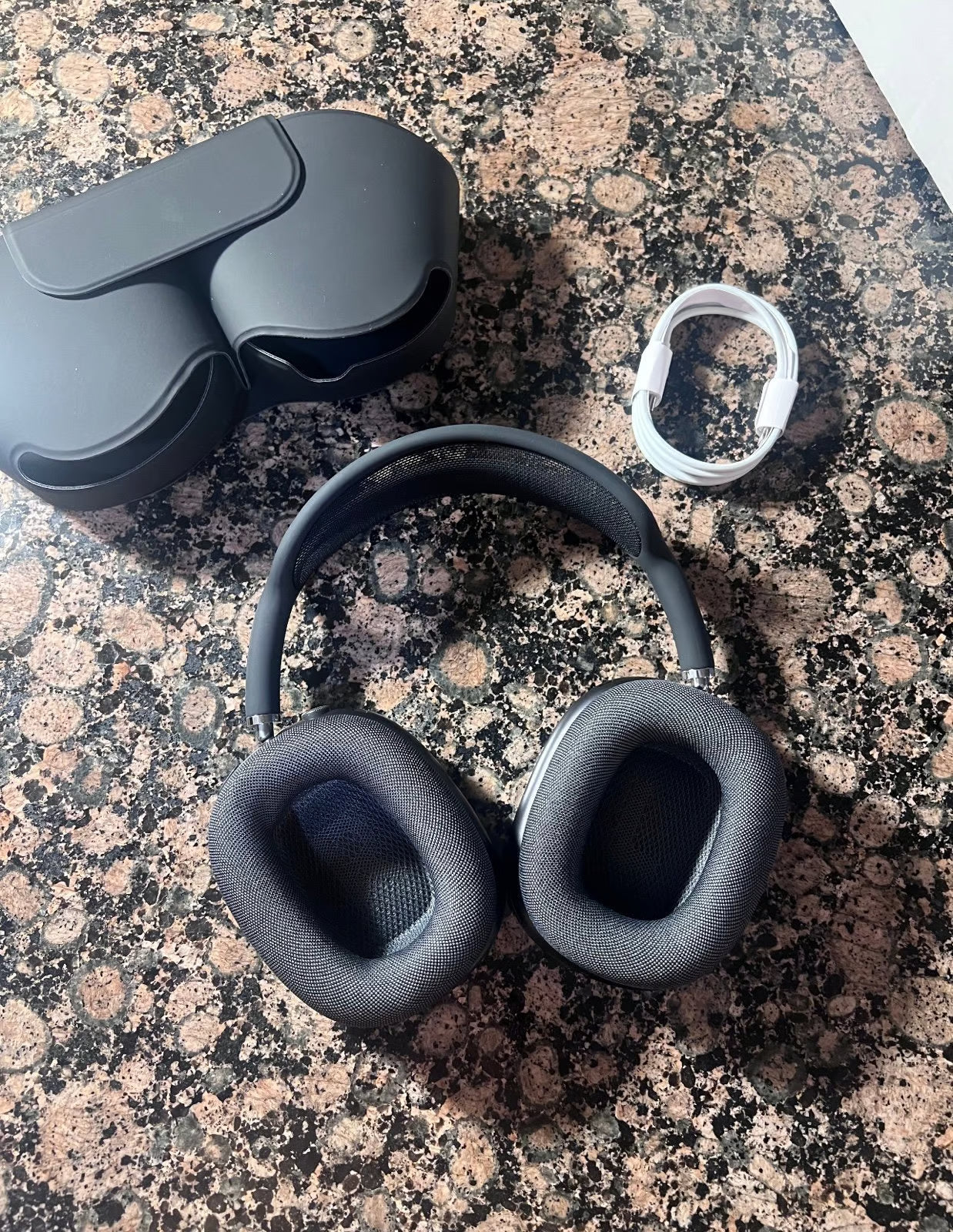 Apple AirPods Max with Smart Case 2Y58