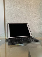 Apple iPad Air 3rd Generation 256 GB in Rose Gold + keyboard case 7E97