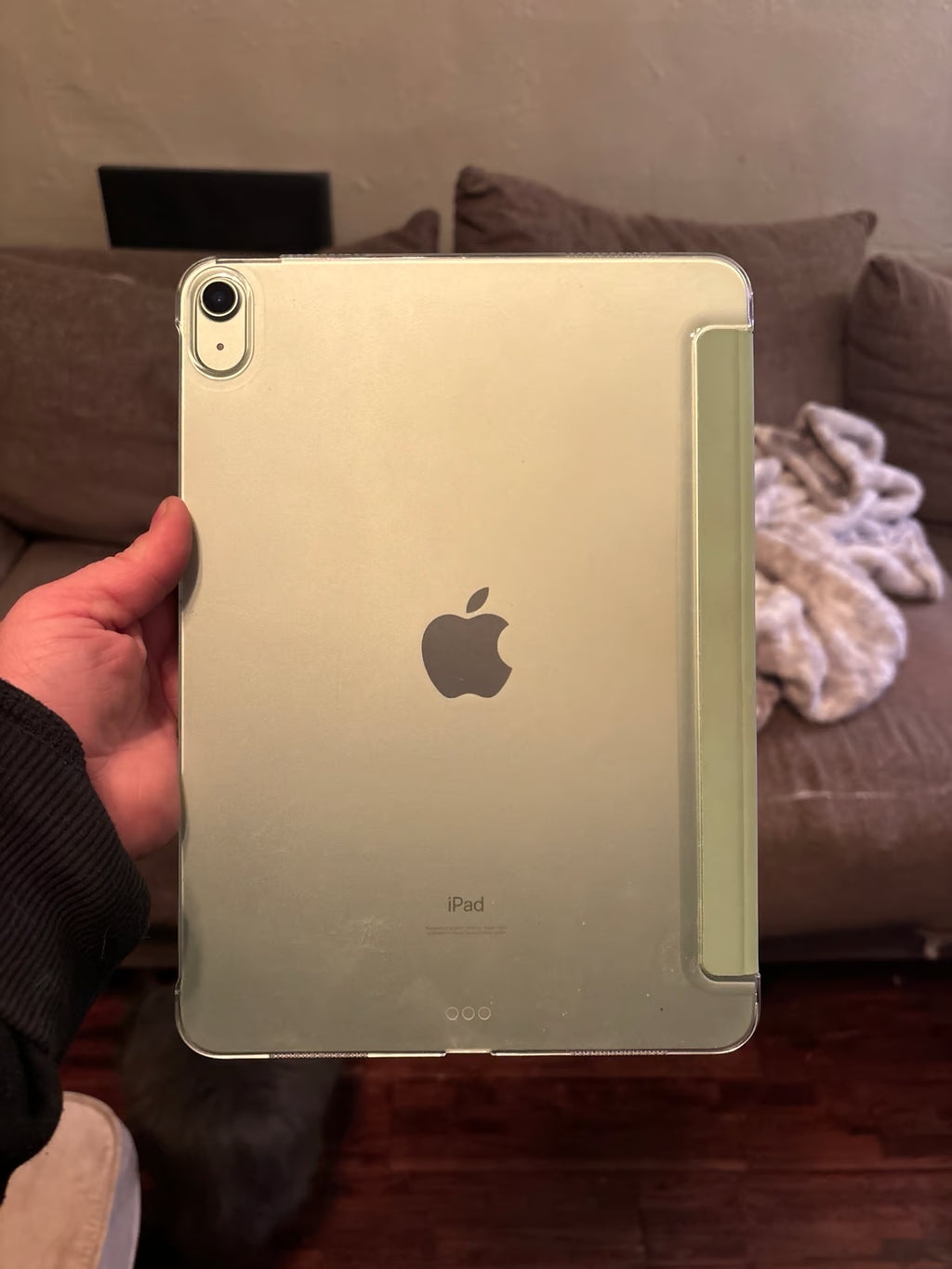 iPad Air Wi-Fi 64GB - Green (4th Generation) with case UNLOCKED 8L22