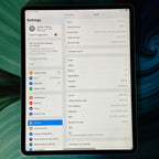 Apple iPad Pro 12.9�?4th Gen 256gb WiFi + Cellular Unlocked w/ Magic Keyboard 1H36