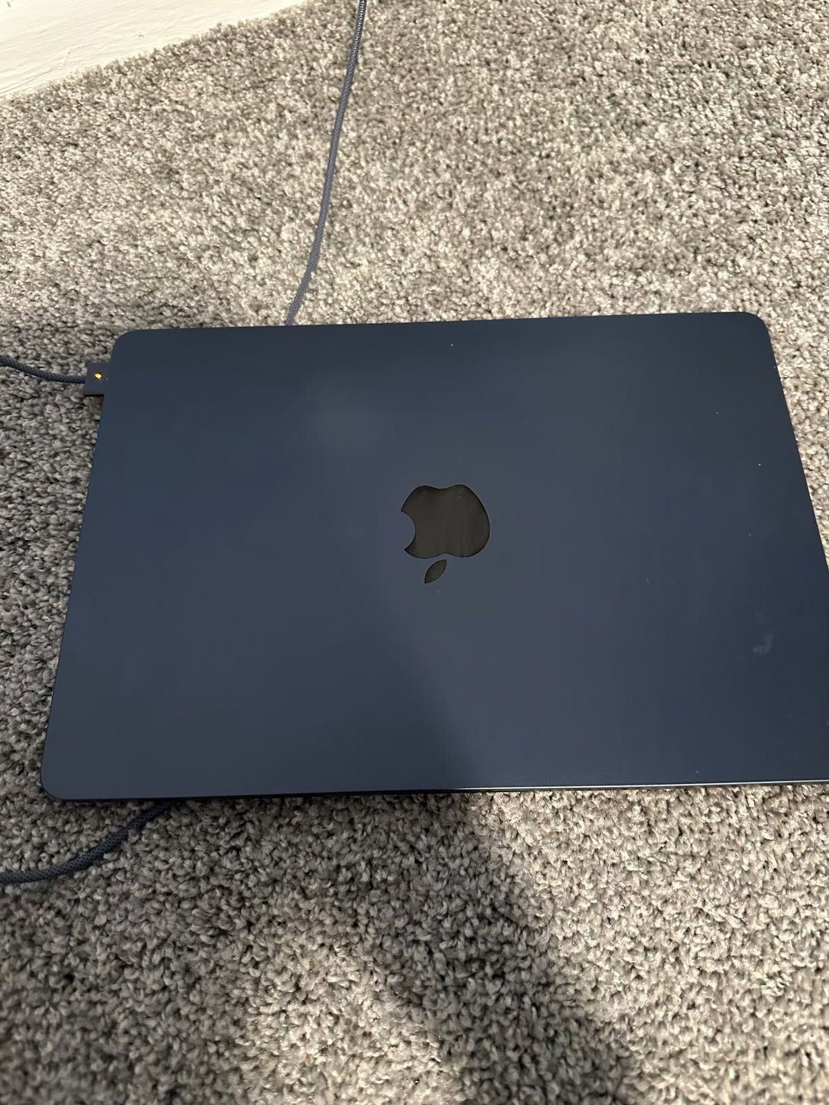 Apple Macbook Air 13in.  M2 3.49 GHz  256GB SSD 8J56