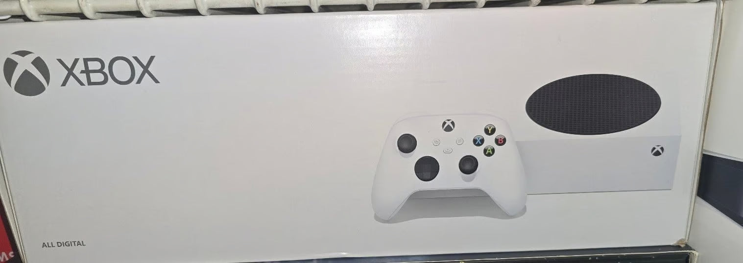 XBOX Series S barely used 8T51