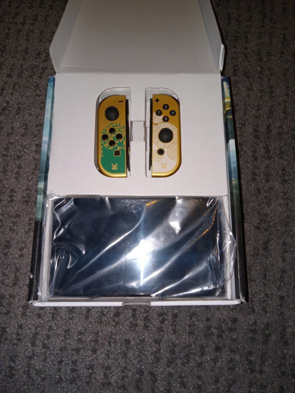 Special edition legend of Zelda tears of kingdom Nintendo Switch oled in box 9Q95