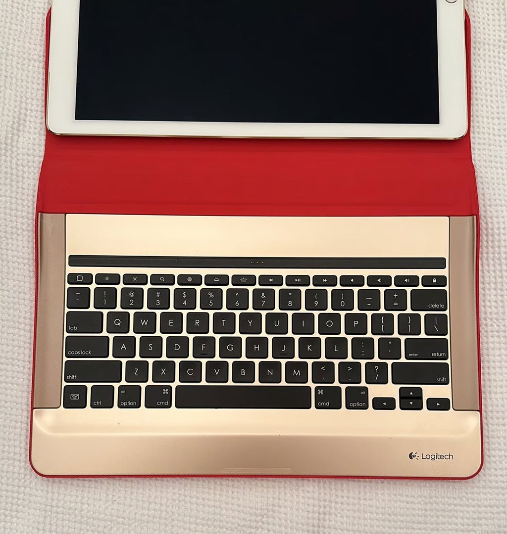 Apple 12.9�?iPad Pro 1st Generation 128 GB In Gold  Unlocked 2B92