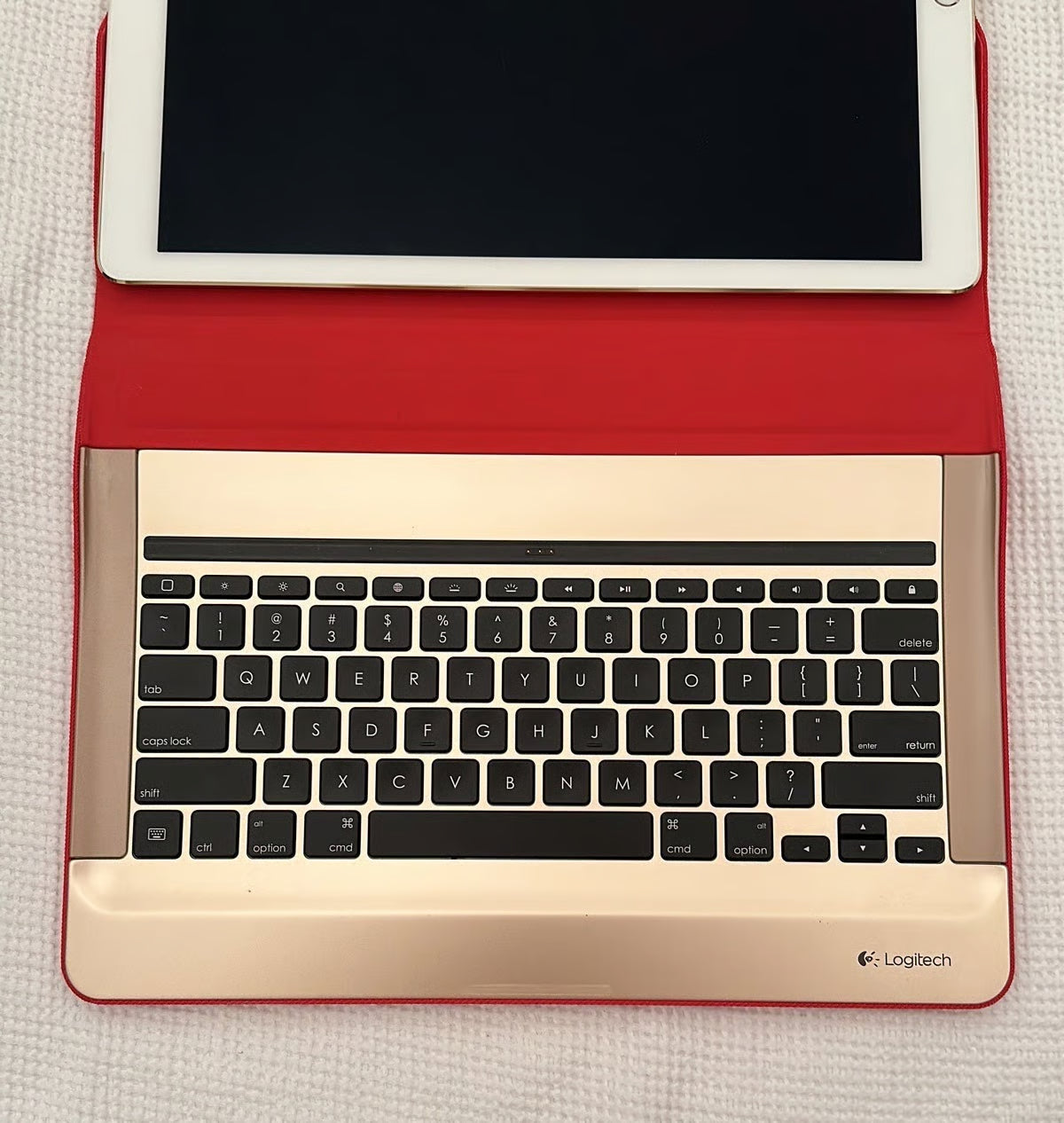 Apple 12.9�?iPad Pro 1st Generation 128 GB In Gold  Unlocked 2B92