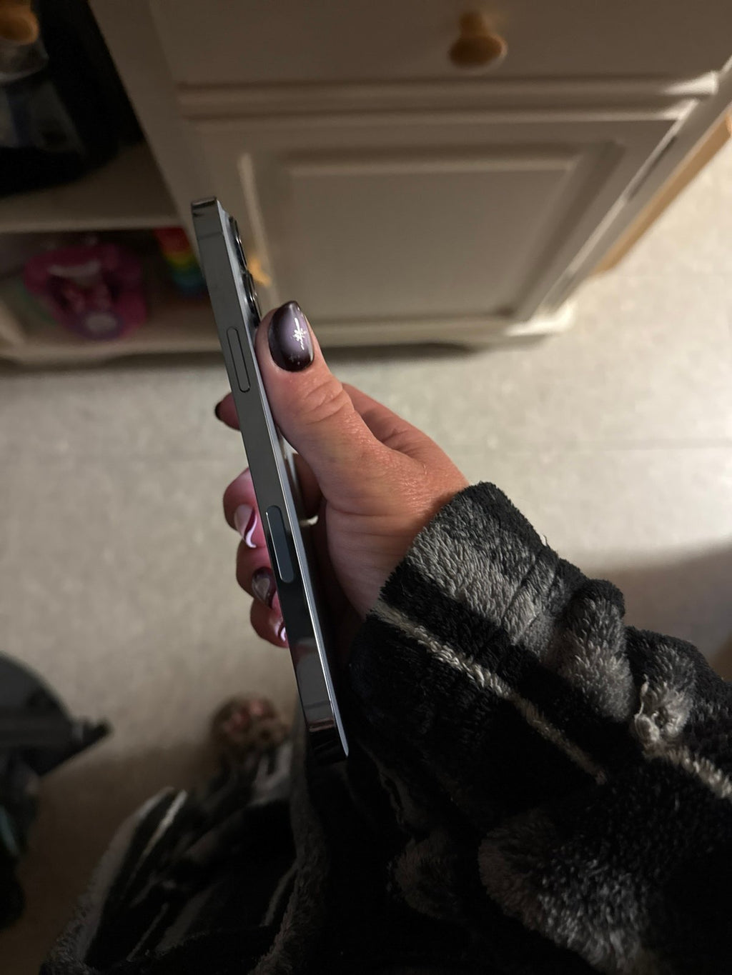 iPhone 13 Pro Max unlocked with cases and accessories 2U63