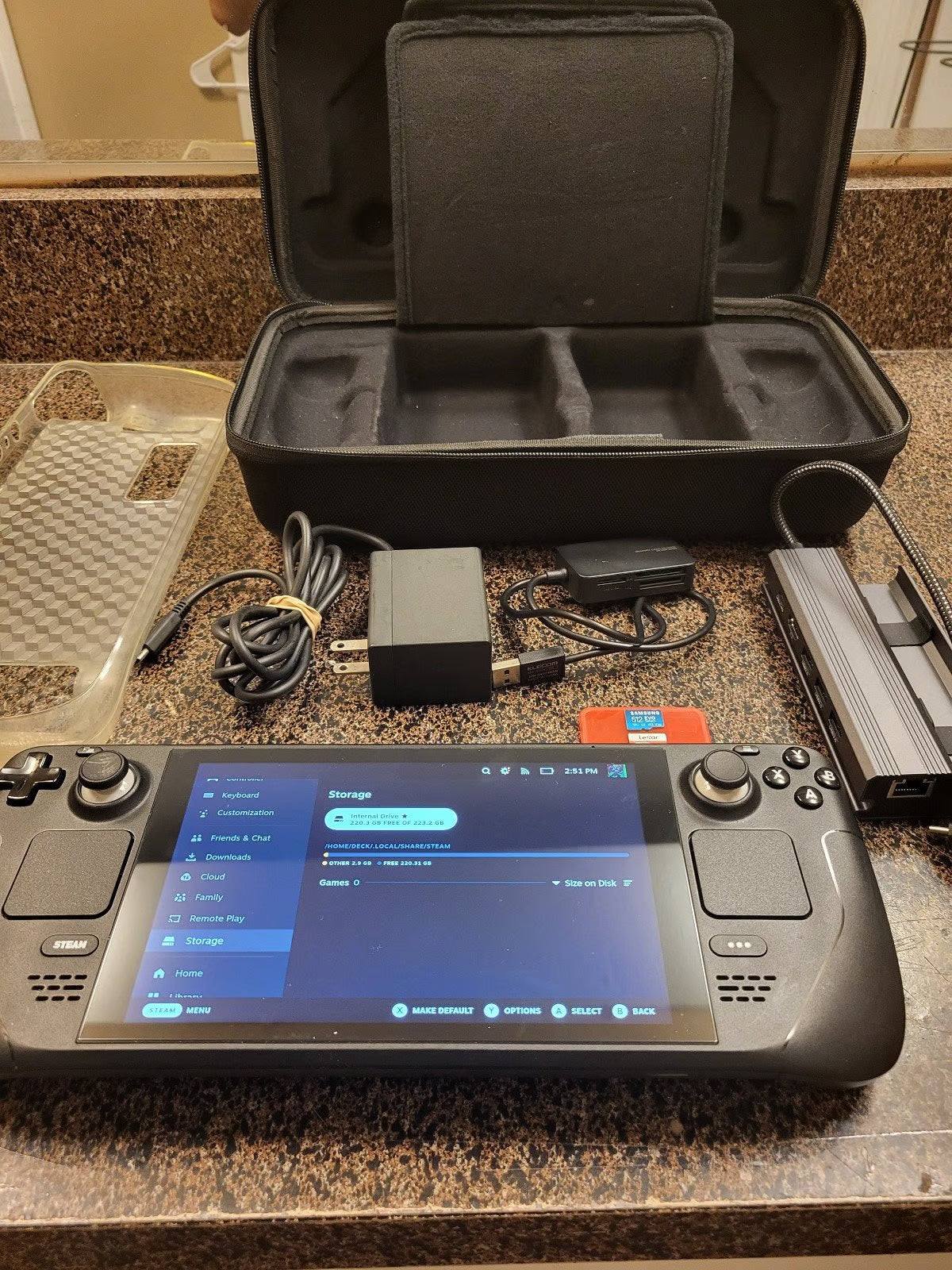 Steam Deck 256gb w/travel case & 2 memory cards + dock & more!! 1N35