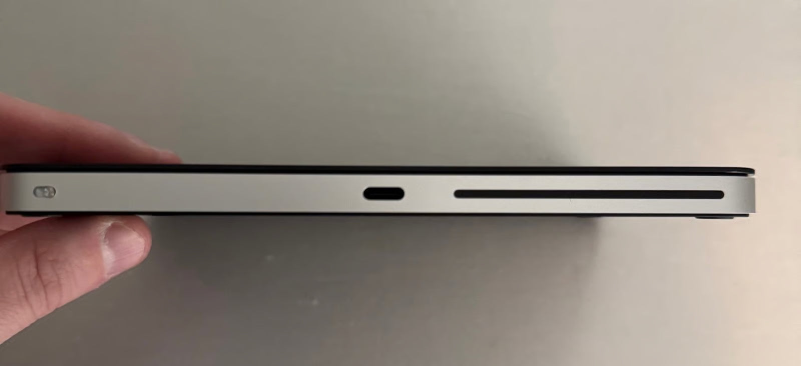 iPad Air 13�?M2- with Accessories 1L91