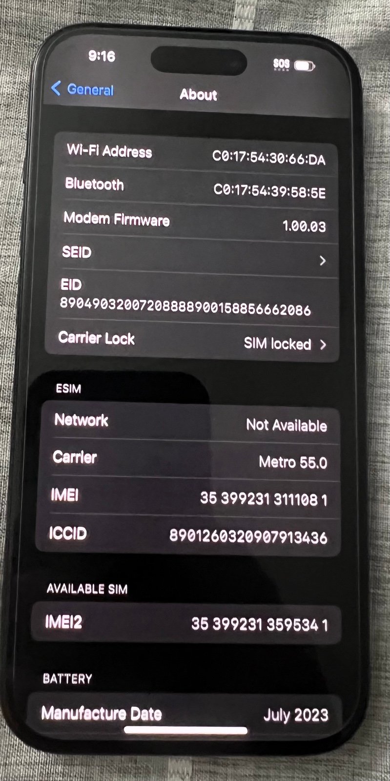 Apple iPhone 15 128 GB in Black 7W95