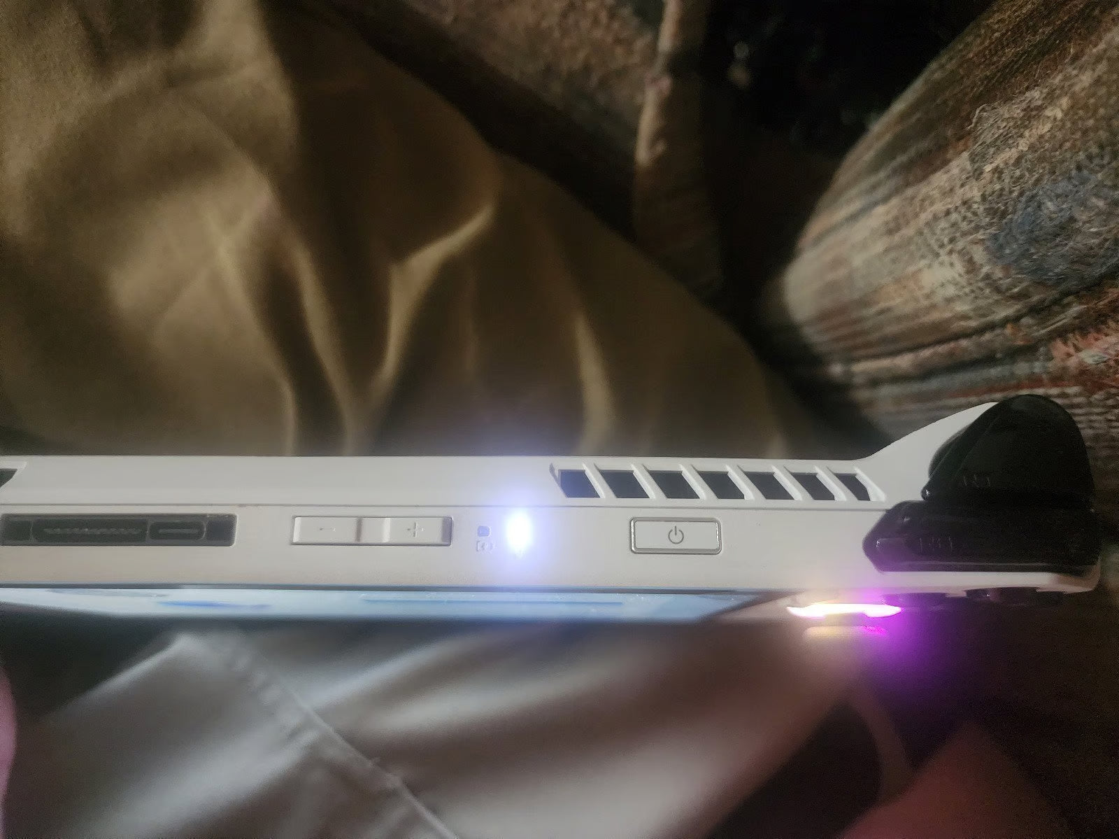 ASUS rog ally z1 extreme 6T68