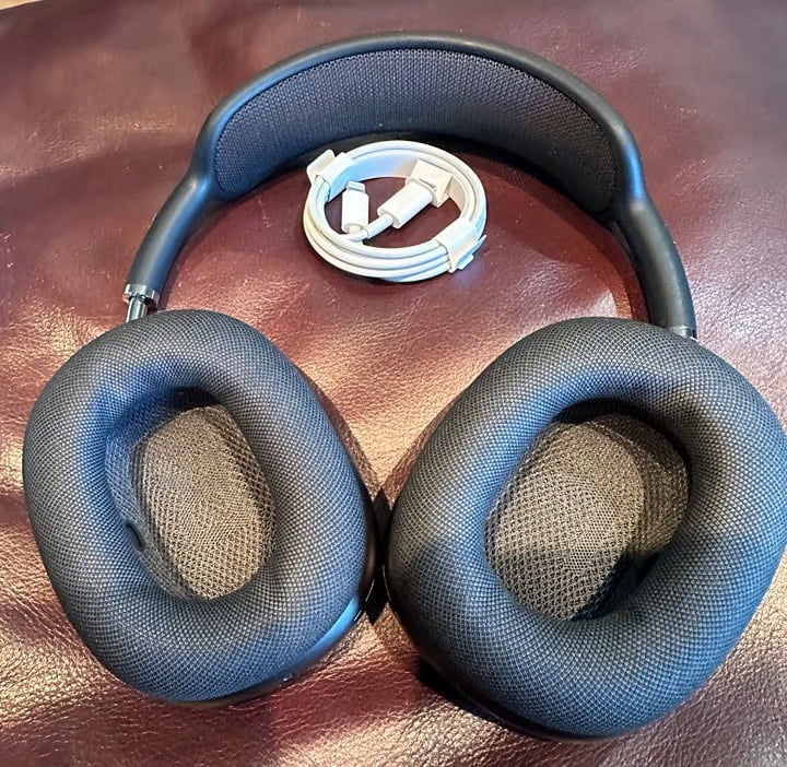 Space Grey Apple AirPods Max Bluetooth Headphones 7T56