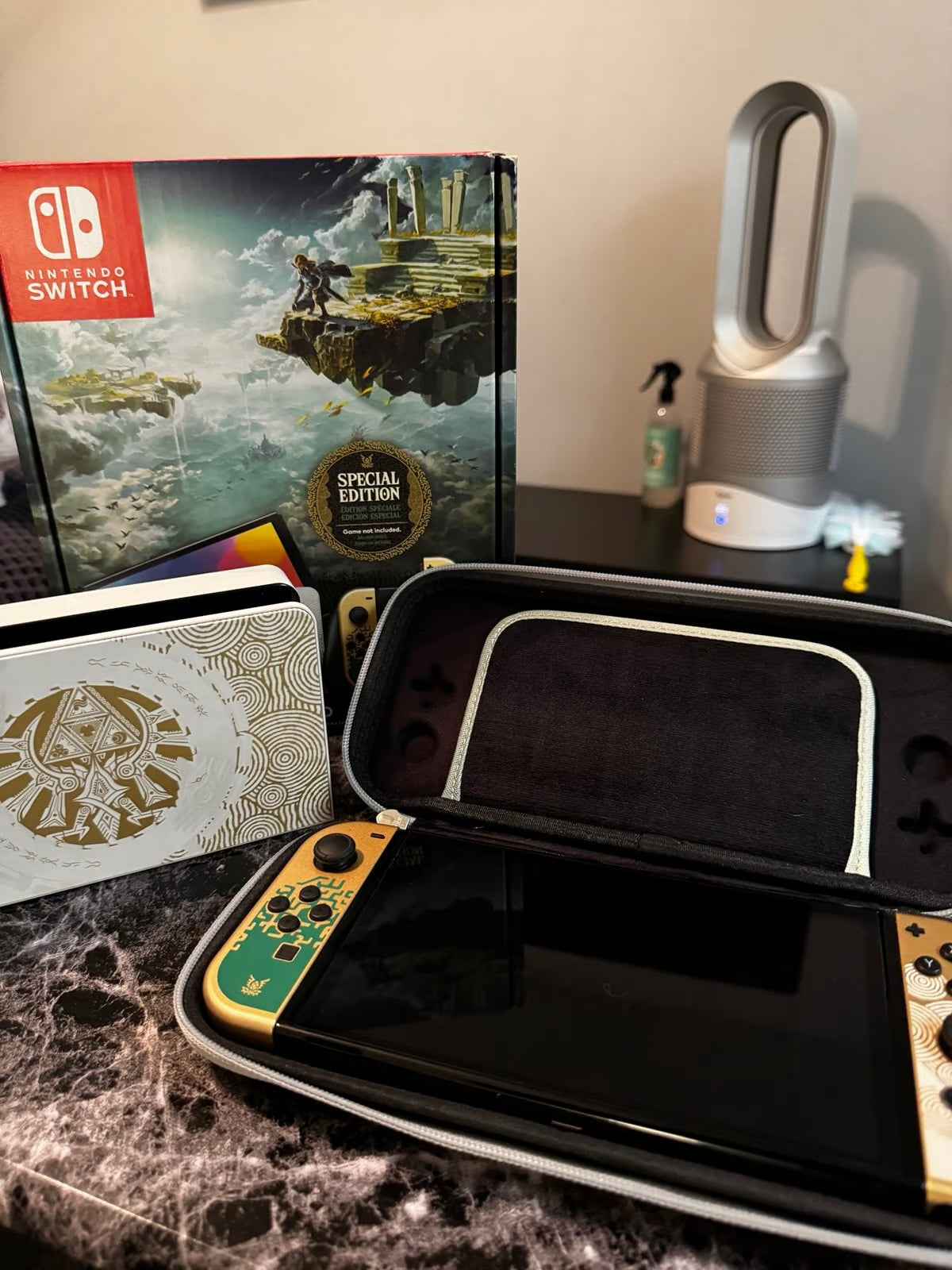 Nintendo Switch - Zelda TOK Edition - OLED bundle 7M15