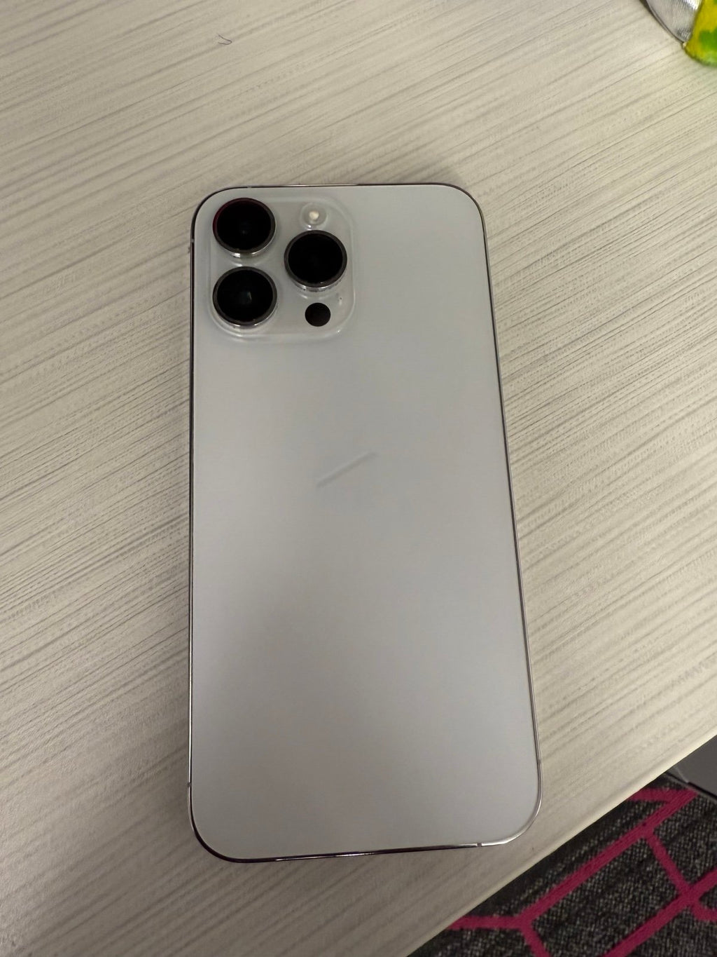 iPhone 14 Pro Max 8E95